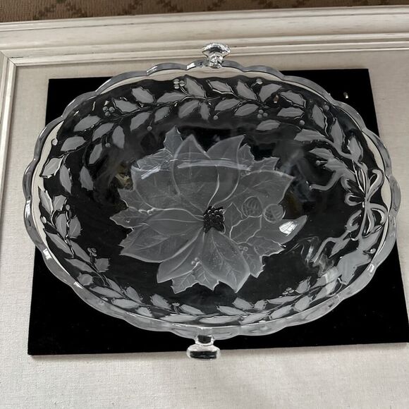 Vintage crystal Christmas punch bowl w frosted floral details with server. - Picture 2 of 9